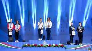 podium all around sfe01012 copia simone ferraro ph